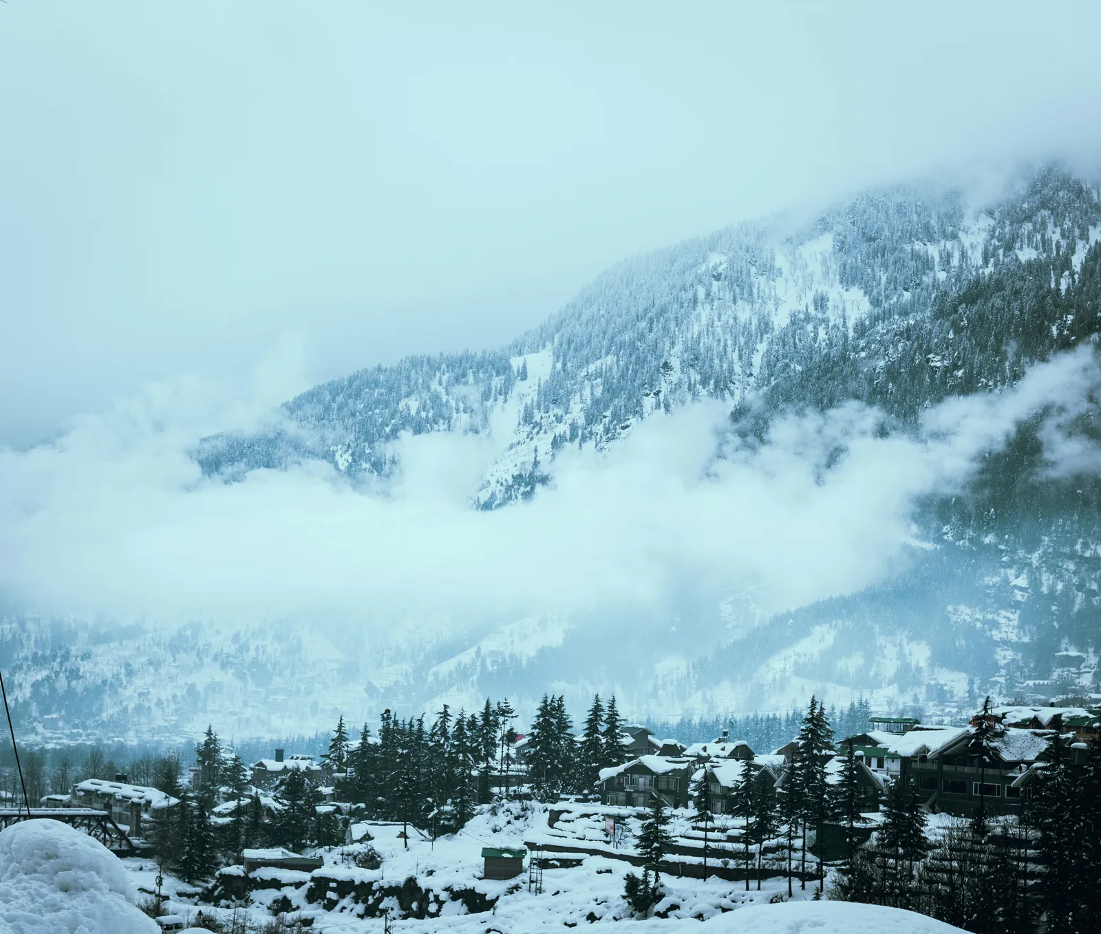 Manali by Luxury Volvo Himachal package